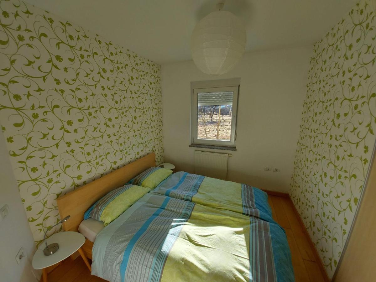 Apartma Gonzo โบเว็ก ภายนอก รูปภาพ